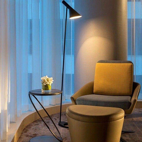 floor lamp